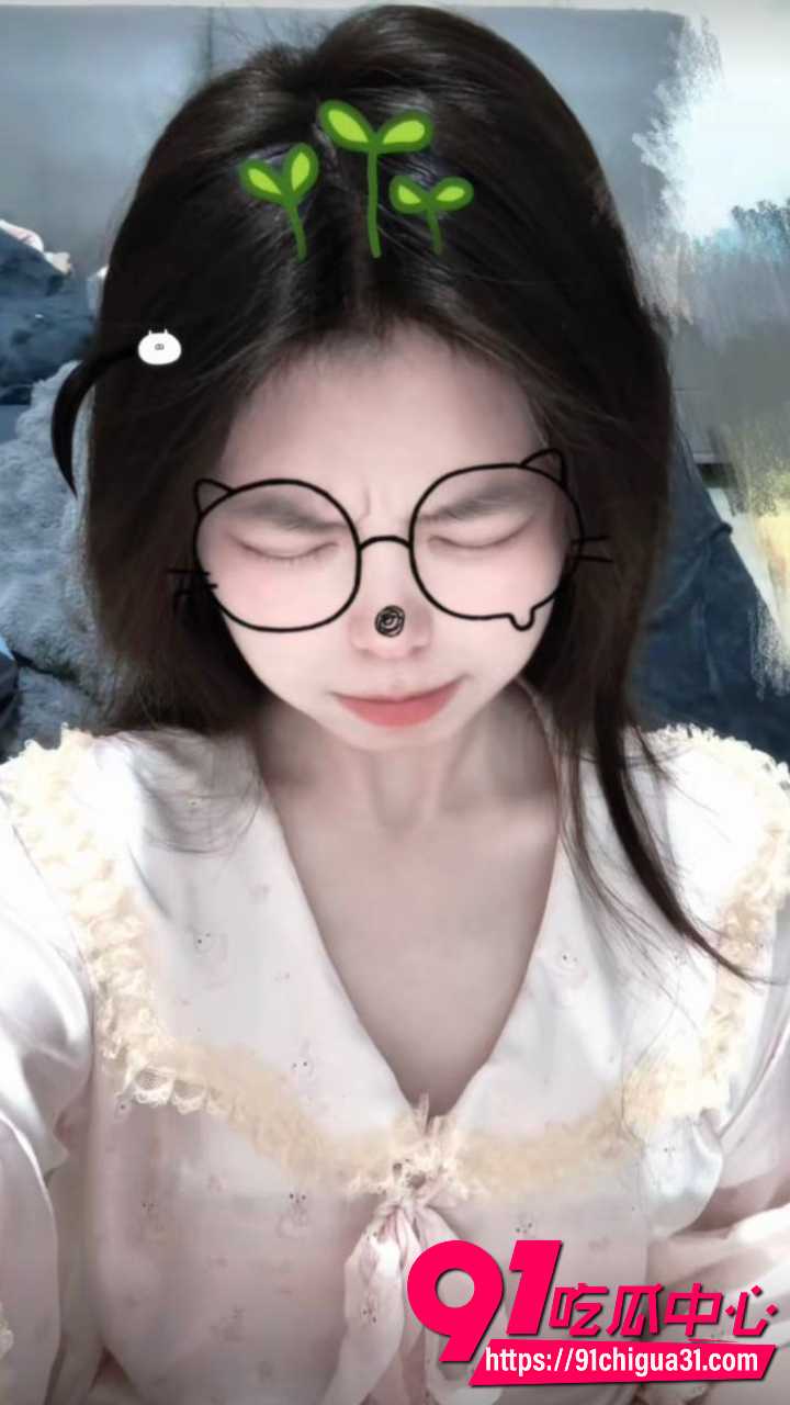 学生妹嫩穴被男友猛抠2 学生妹嫩穴被男友猛抠2
