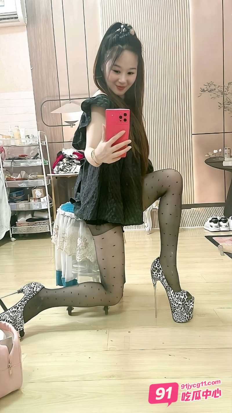 北京老师高淑芳 在国外给黑人当性奴 屄松的可以拳交～ 配图8