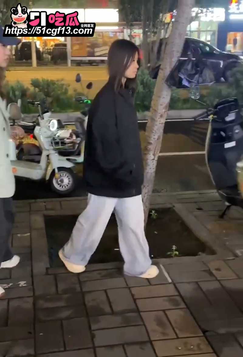 包头三角恋大瓜富婆深夜抓奸小白脸出轨8拷贝 包头三角恋大瓜富婆深夜抓奸小白脸出轨8拷贝