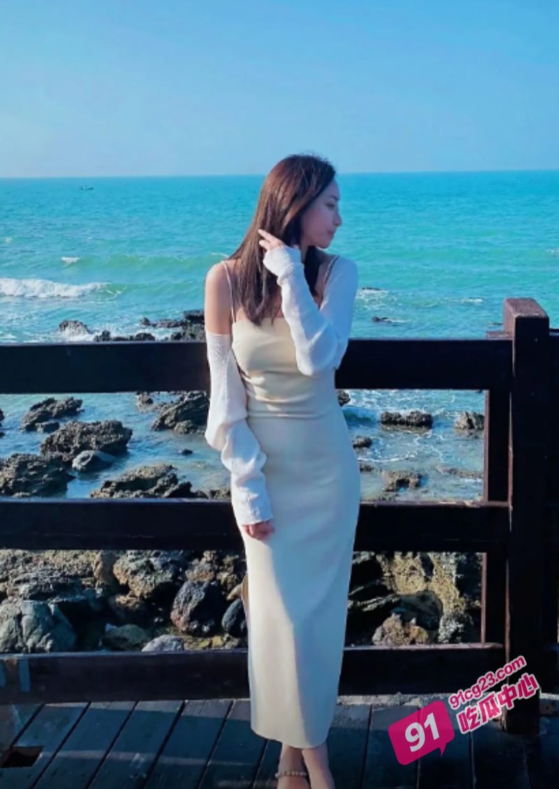 海角社区 兄妹乱伦之破处亲妹妹 妹妹边喊疼边说不要停 对白超淫荡 配图2