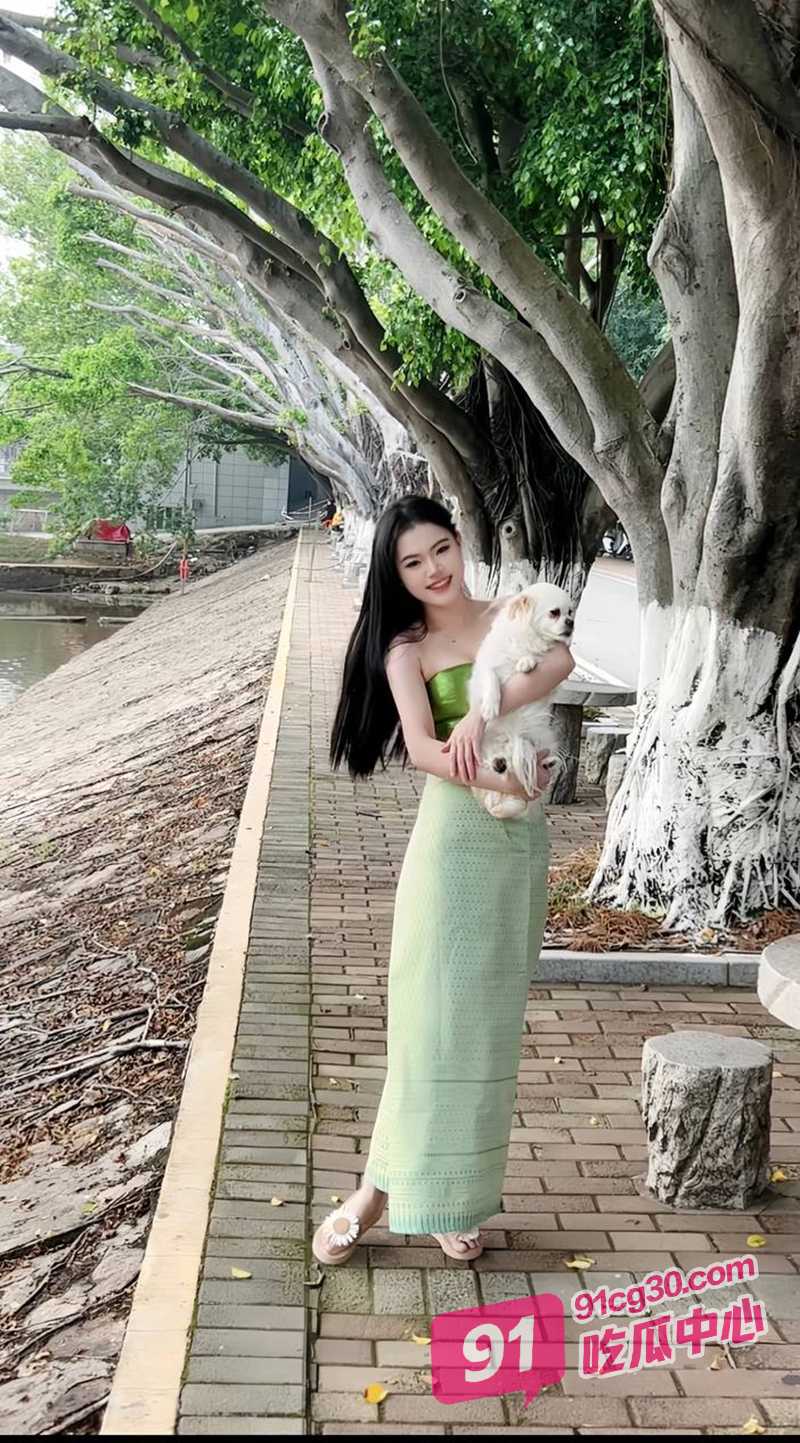 名媛外围『深圳-汤圆』 穿衣高不可攀的女神脱衣淫荡下贱母狗!