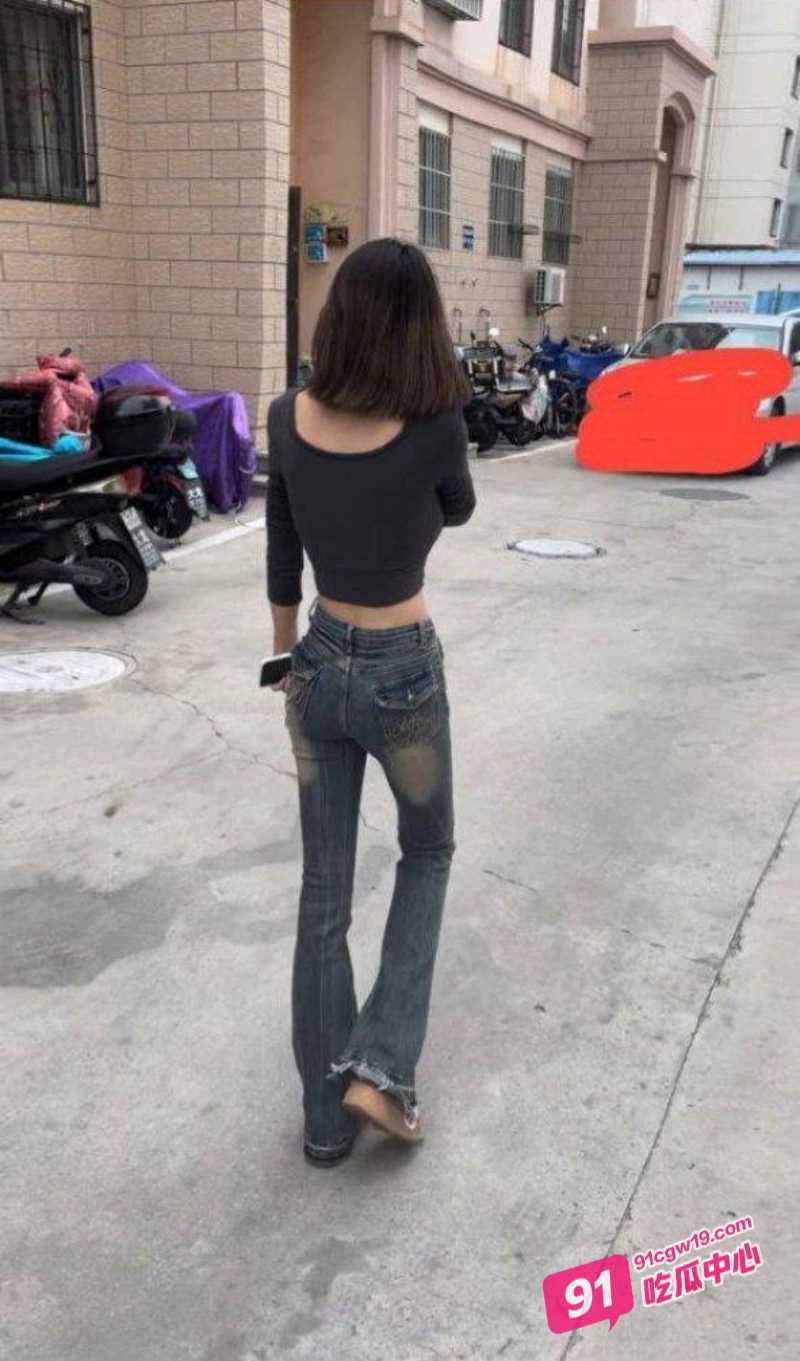 北京舞蹈学院大二舞蹈生江淇被调教成性瘾贱货 低贱跪舔jj视频流出~ 配图3