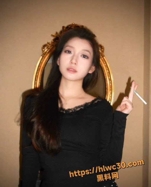 山东潍坊小米汽车销售员 陈嘉奕 卖车送逼 金主约炮直播塞跳蛋 吞精画面太震撼