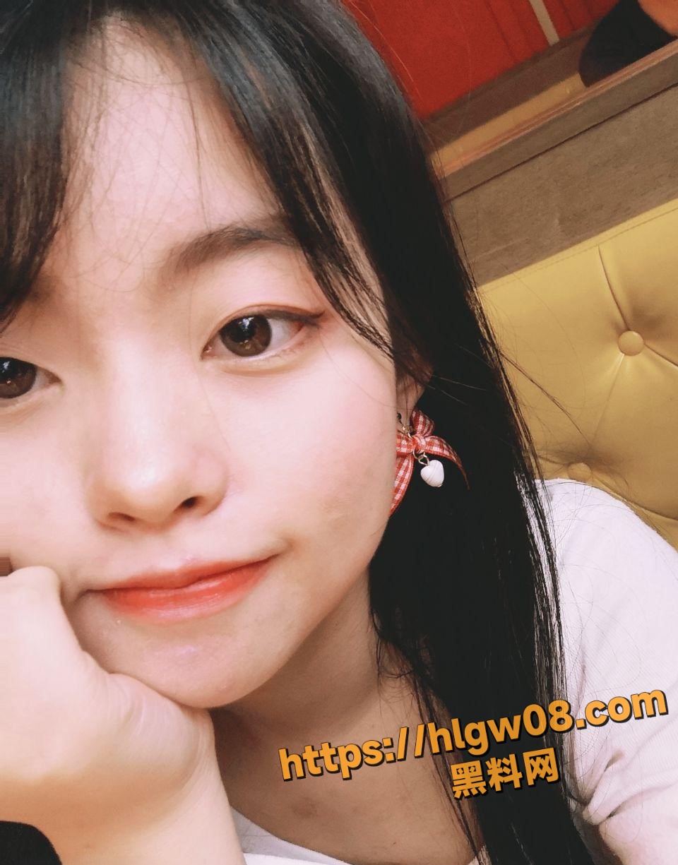 大奶淫荡女大学生自述 长期压抑下来的这性欲就越来越强 找一个可以狠狠干我淫穴的真正男人！