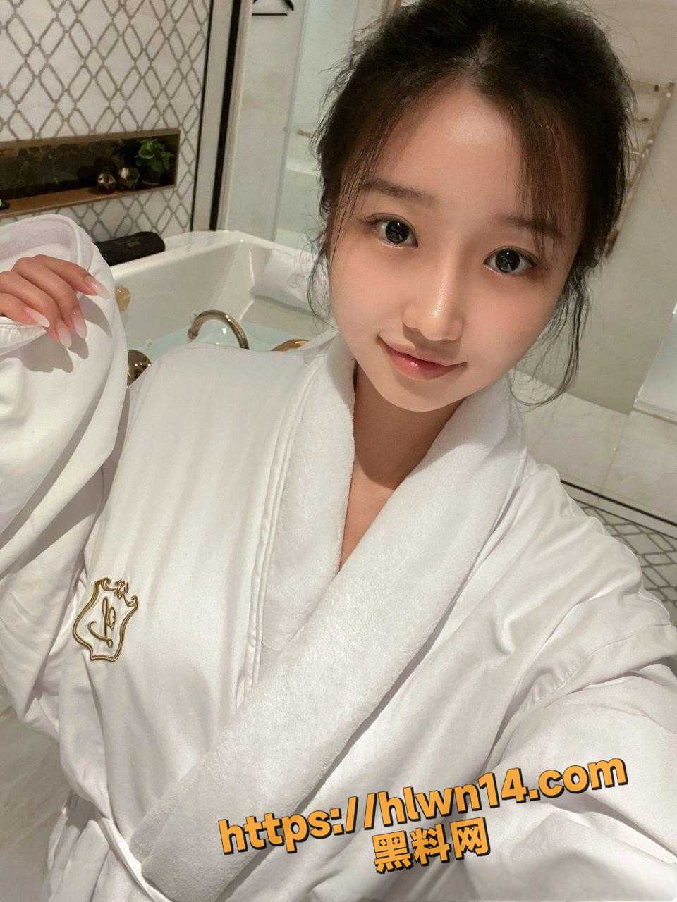 超极品又清纯的健身女大学生大尺度私拍写真泄密 马甲线健身学生嫩妹 黄金比例唯美私拍