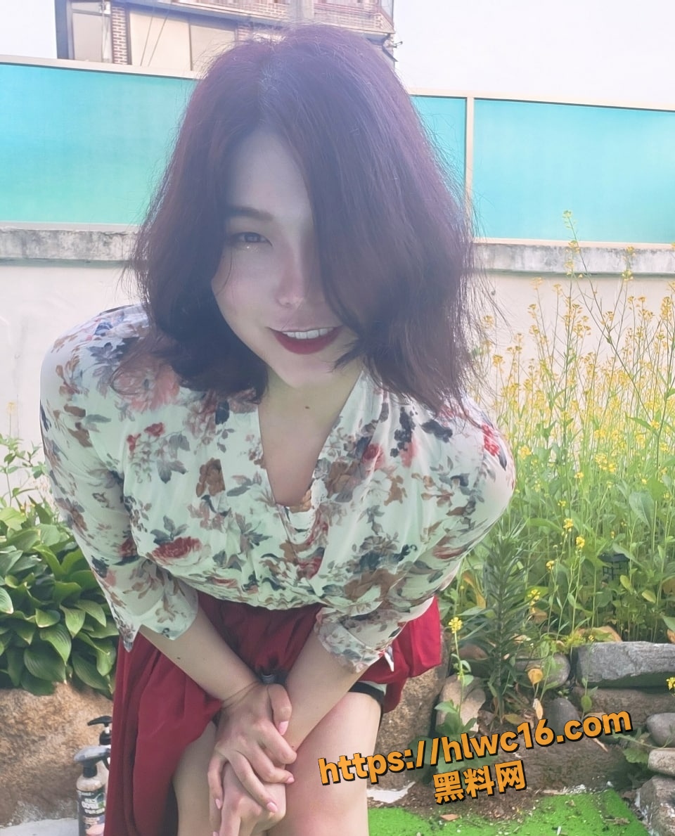 韩国高质量TS JessieLee 自慰视频流出 假鸡巴狂捅菊花 极品男娘高潮喷射