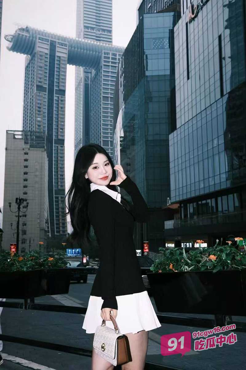 重庆科技大学周蕊 与男友性爱视频分手流出 见识骚货的绝顶口交吧！