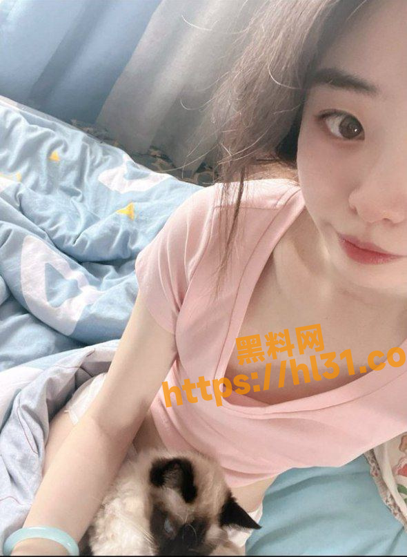 网传厦门集美大学 许瑶琴 流出大尺度性爱视频！漆黑的鲍鱼翘臀让炮友后入射精！