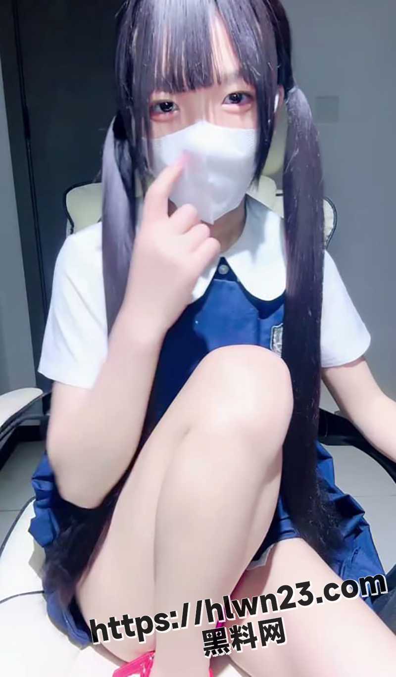 萝莉控不要错过 七彩主播 06宝宝 大尺度福利视频 娇小可爱甜美双马尾萝莉镜头展示白虎嫩穴！