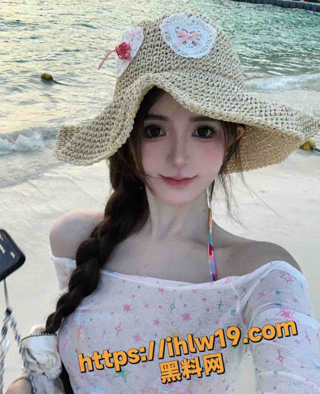 媚黑婊终于如愿集齐了自己的黑人卡 迫不及待在电梯就撅起屁股给黑人干 现场叫声惨烈！