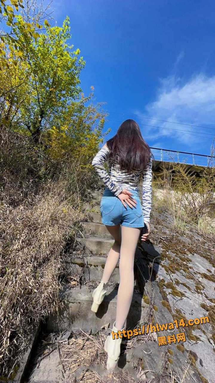 小姨子的秘密 真实乱伦小姨子视频合集 高跟丝袜大长腿户外野战 车震无套内射！