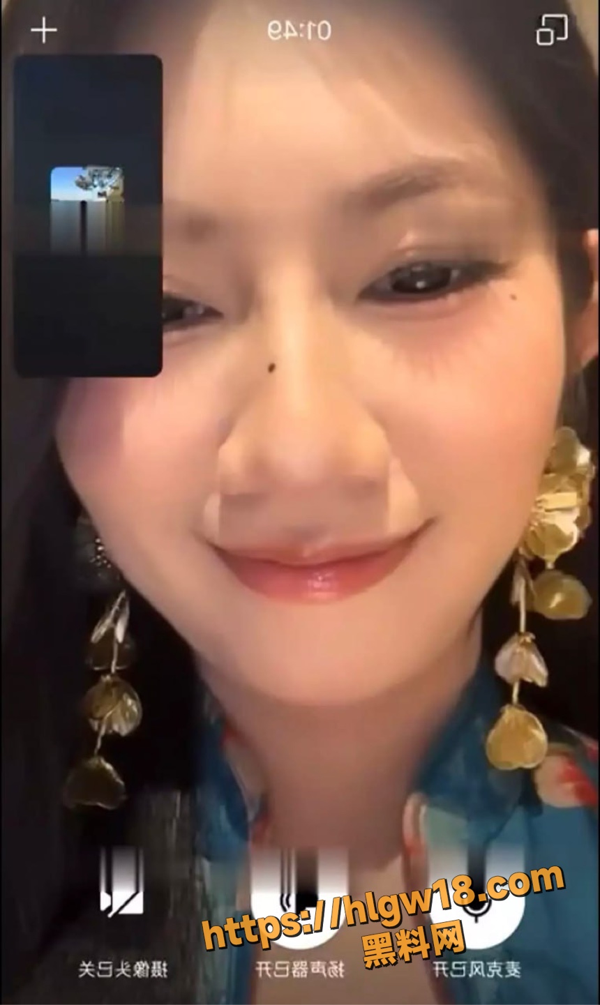 抖音生气的农极品 凭借自己极品的身体和绝美的颜值被金主重金拿下 后面她和金主1V1视频裸聊