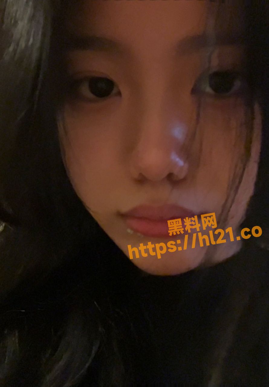 推特极品反差博主 KuRoMi730 巨乳制服超骚的情欲色诱直接拉满～全网最刺激打炮神片！