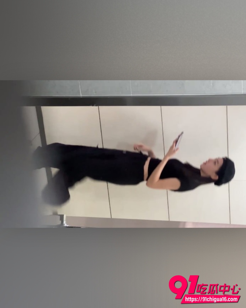 上海男子写字楼偷拍 11 上海男子写字楼偷拍 11