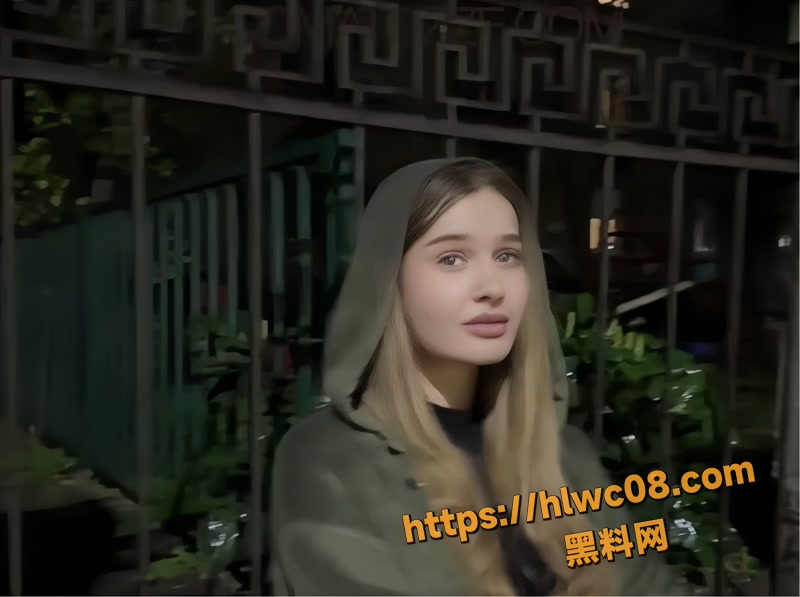 欧美巨乳网黄 comatozze 街头被男粉认出 回家偷情被男友抓包