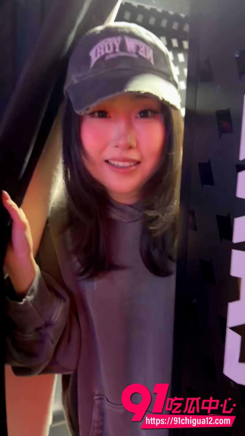 推特露出女王噗噗4