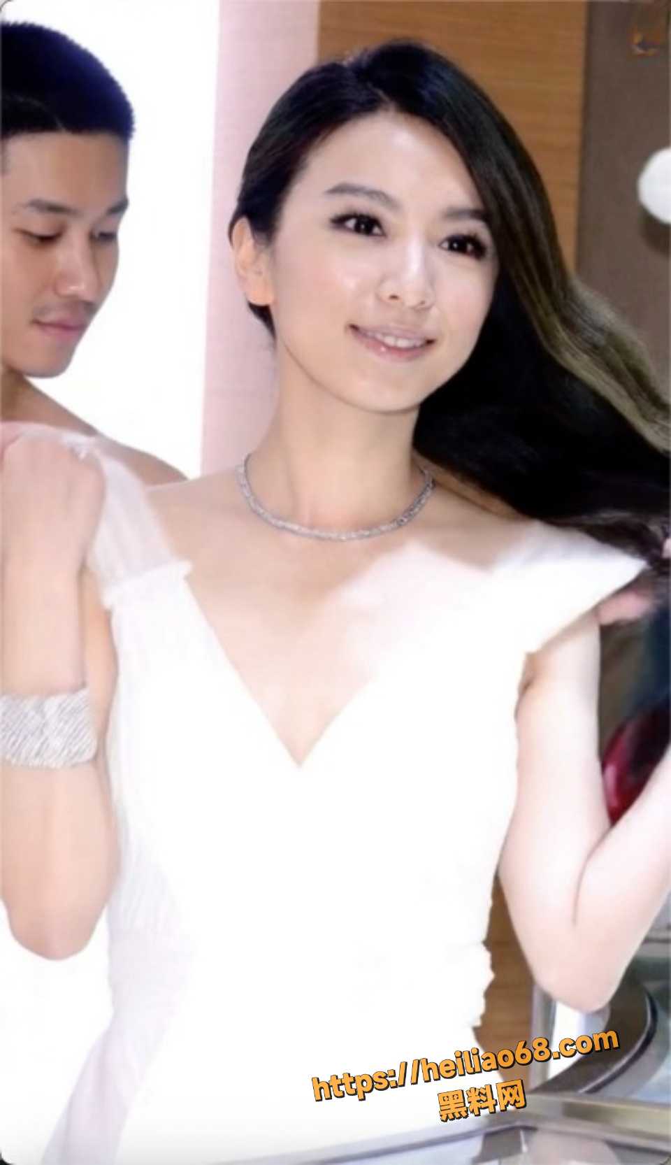 AI推演合集 王冰冰 陈都灵 田馥甄 张慧雯 四美女脱衣视频大放送 用户求瓜