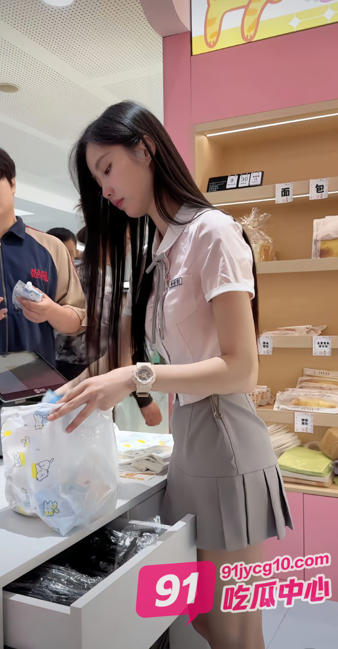 甜品店的诱惑 员工和空姐一样 这样的服务好利来也可以享受～ 配图4