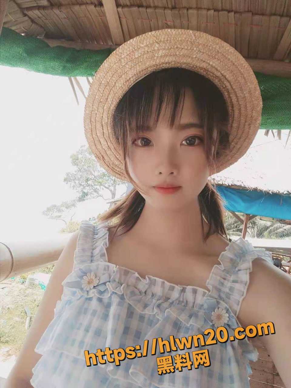 表面清纯萝莉背地谁都可以骑 反差萝莉 王一 因为想提高收入有更好的发展自愿被领导收入胯下！