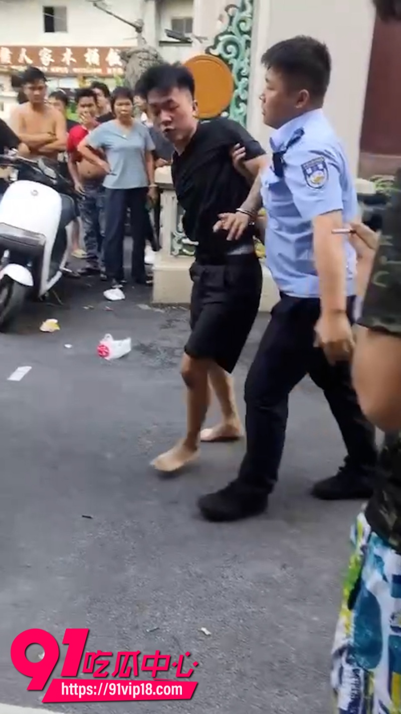 普宁流沙西陇万泰汇持刀伤人事件 小伙发生冲突后气血上头当街行凶 现场血腥画面曝光