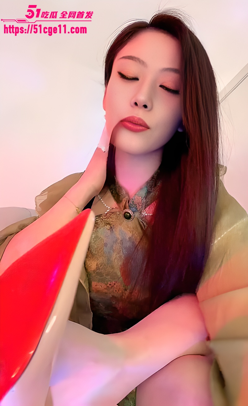 极品网黄 曼曼曼曼 直播网调 久违的红绿灯寸止现场1