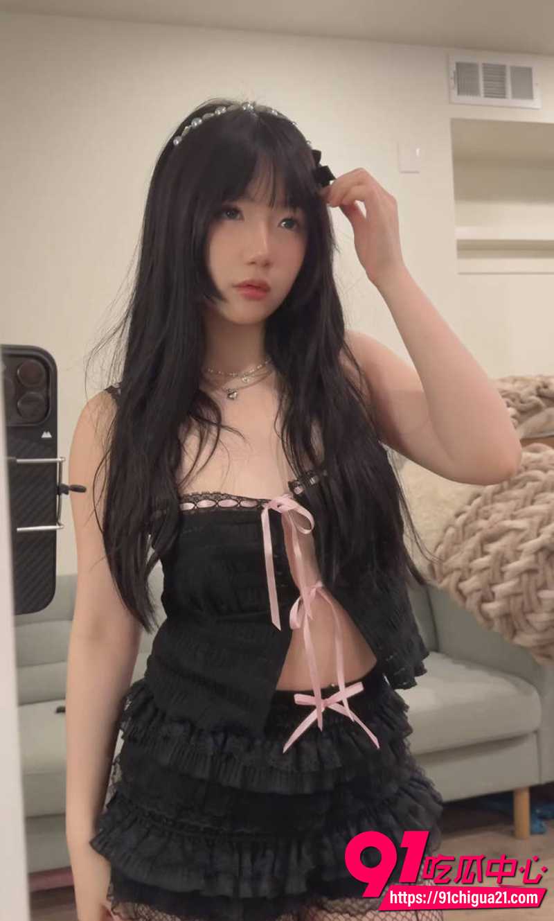越南混血网红Aryminh 居家自慰视频流出 黑丝女仆装揉奶猛插假屌高潮!
