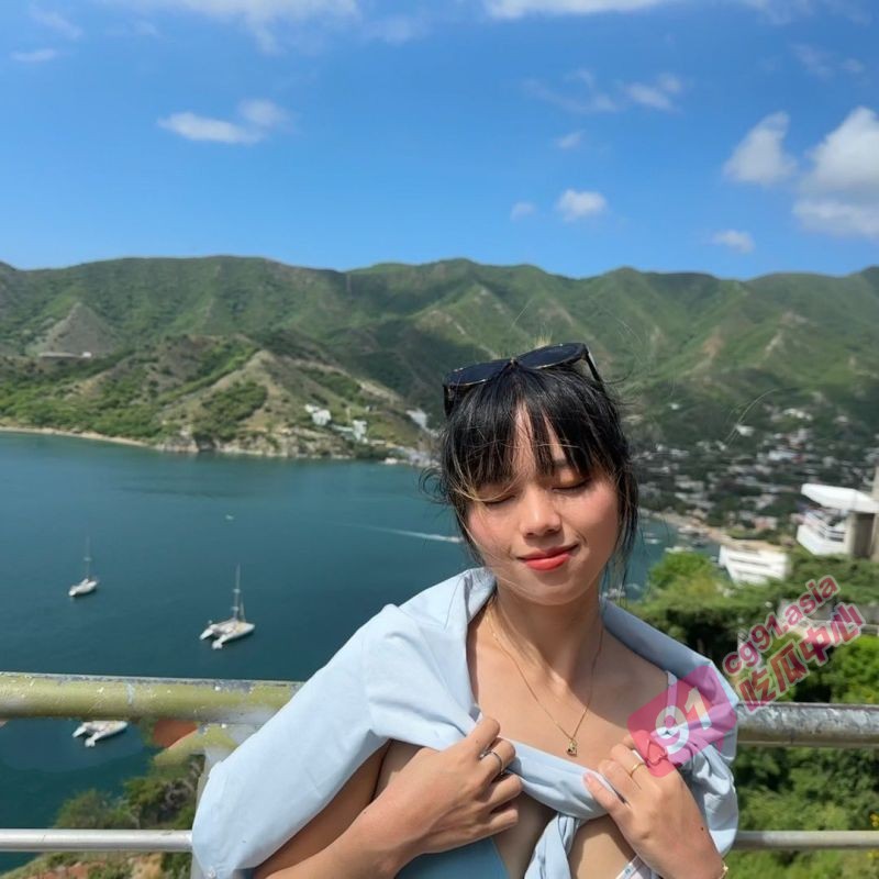 哥伦比亚华人公交车王灿~留学期间背着男友跟白人乱交 一脸贱人样!