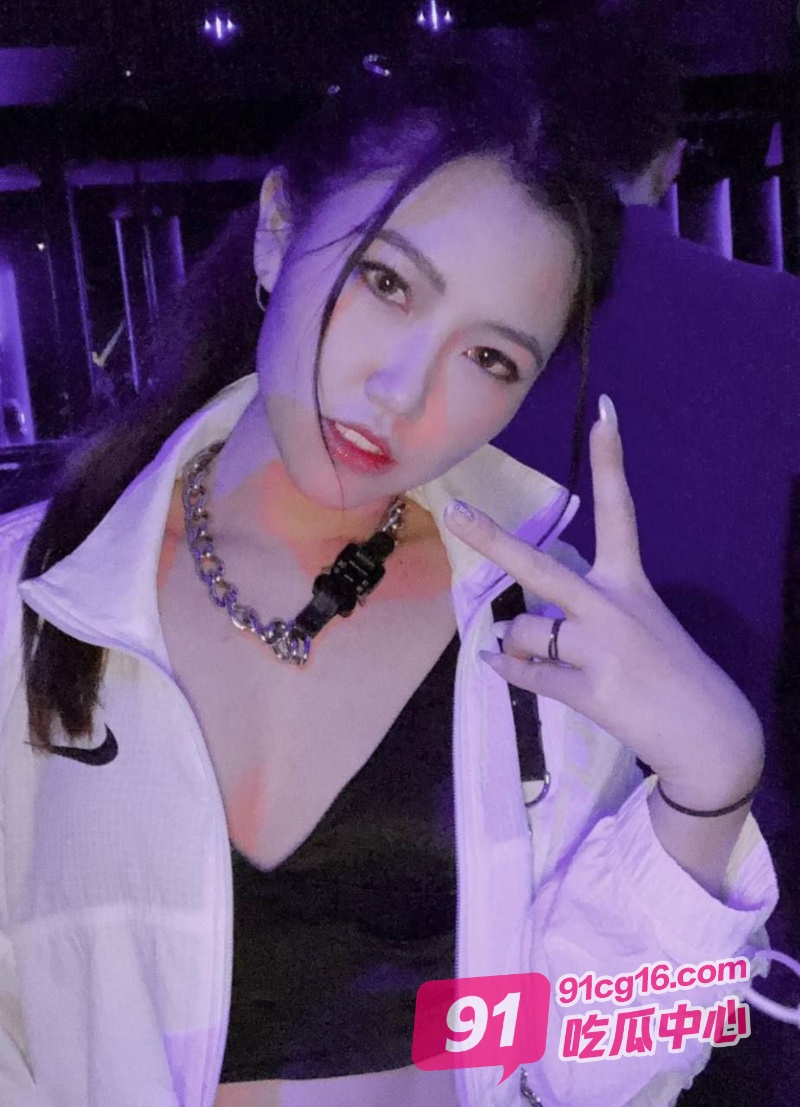 广州绿帽门事件 新婚少妇出轨黑人 骚逼都是黑屌的形状