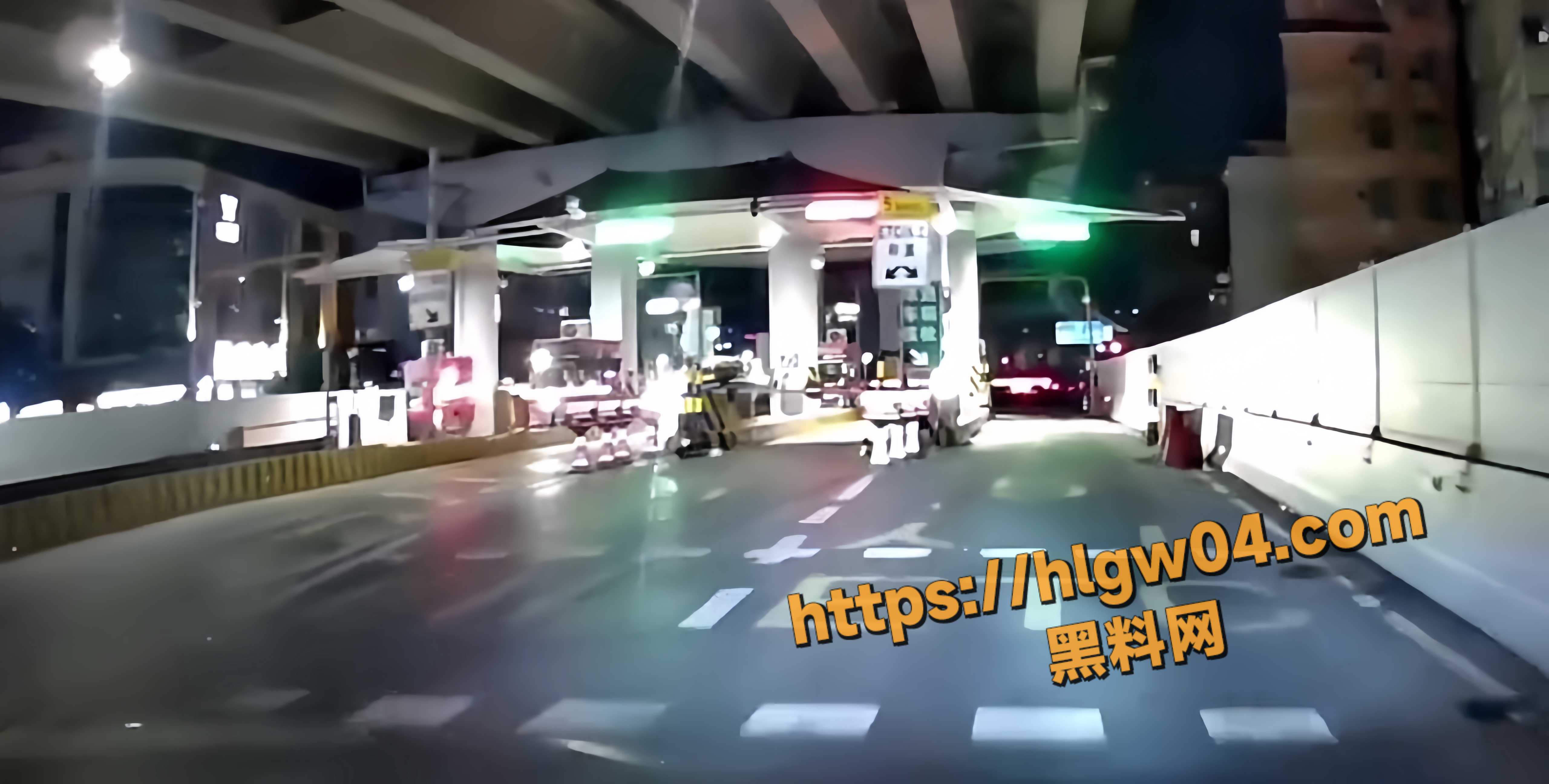 广州顺风车高速费乌龙事件：女乘客拒付高速费被司机送回起点 其控诉限制人身自由!