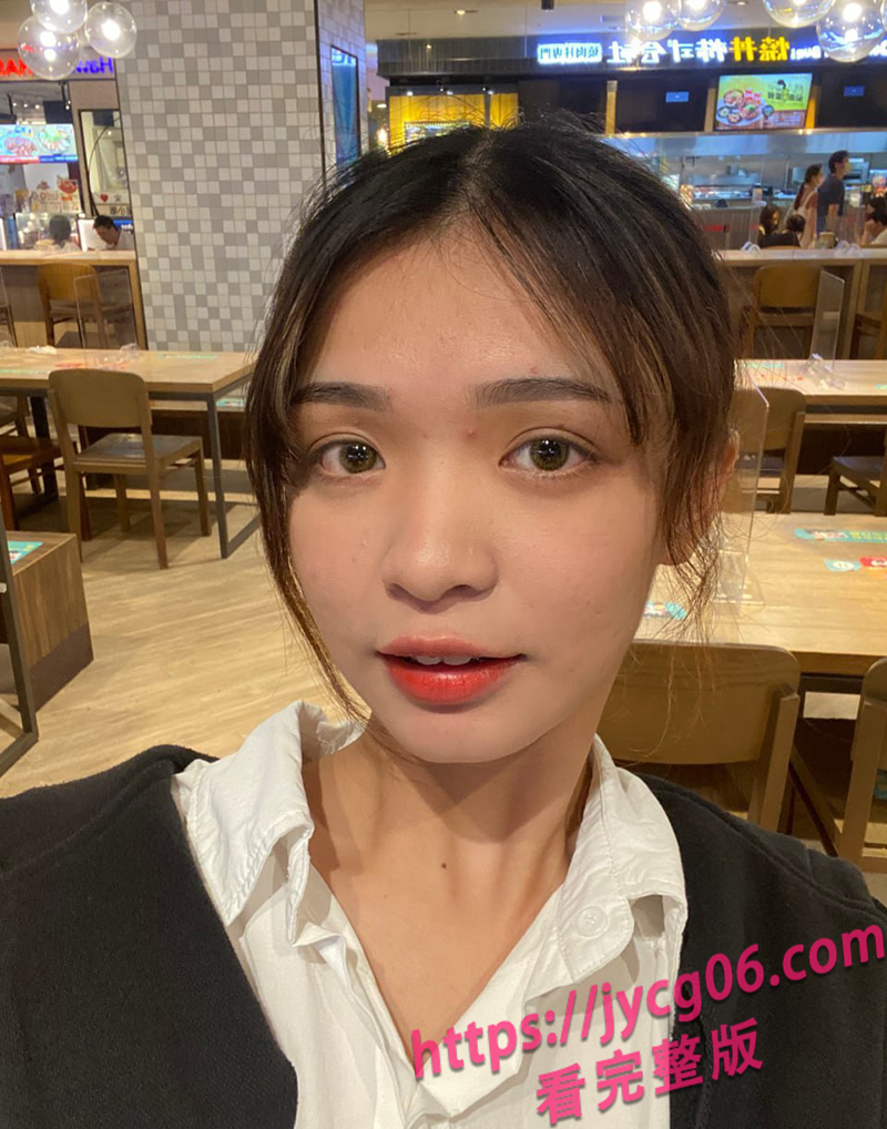 河北经贸"榨汁姬李研"表面正经私下淫荡！被拍下视频全校疯传！ 配图7