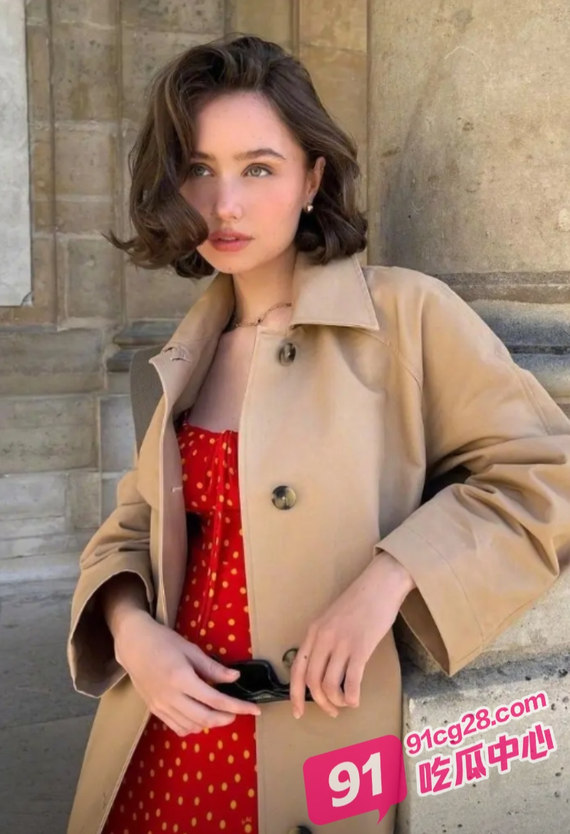 倒反天罡！美女胯下中出男友 牛子弯成180°被美女爆插！ 配图