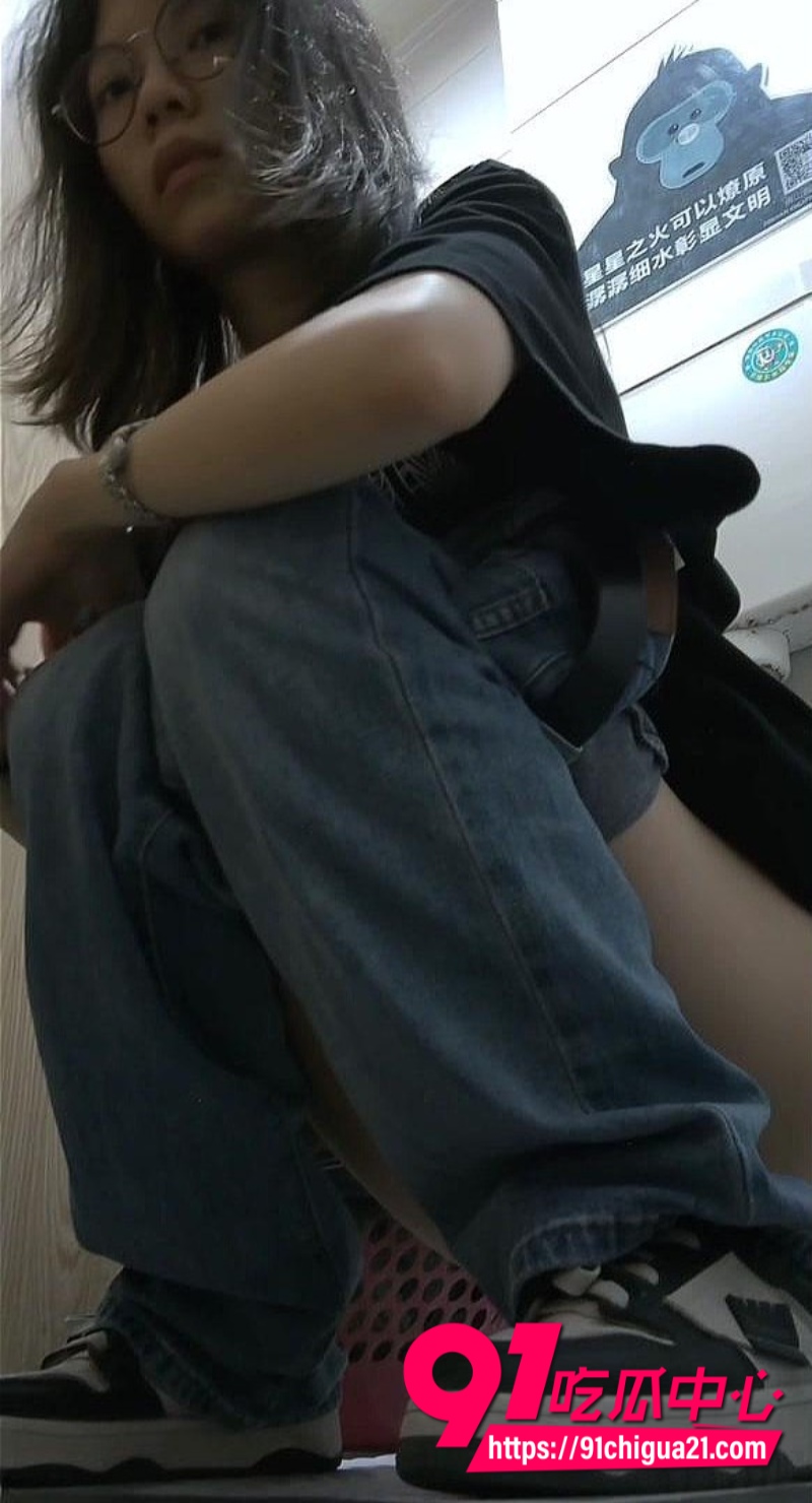 国产美女厕所偷拍5 国产美女厕所偷拍5