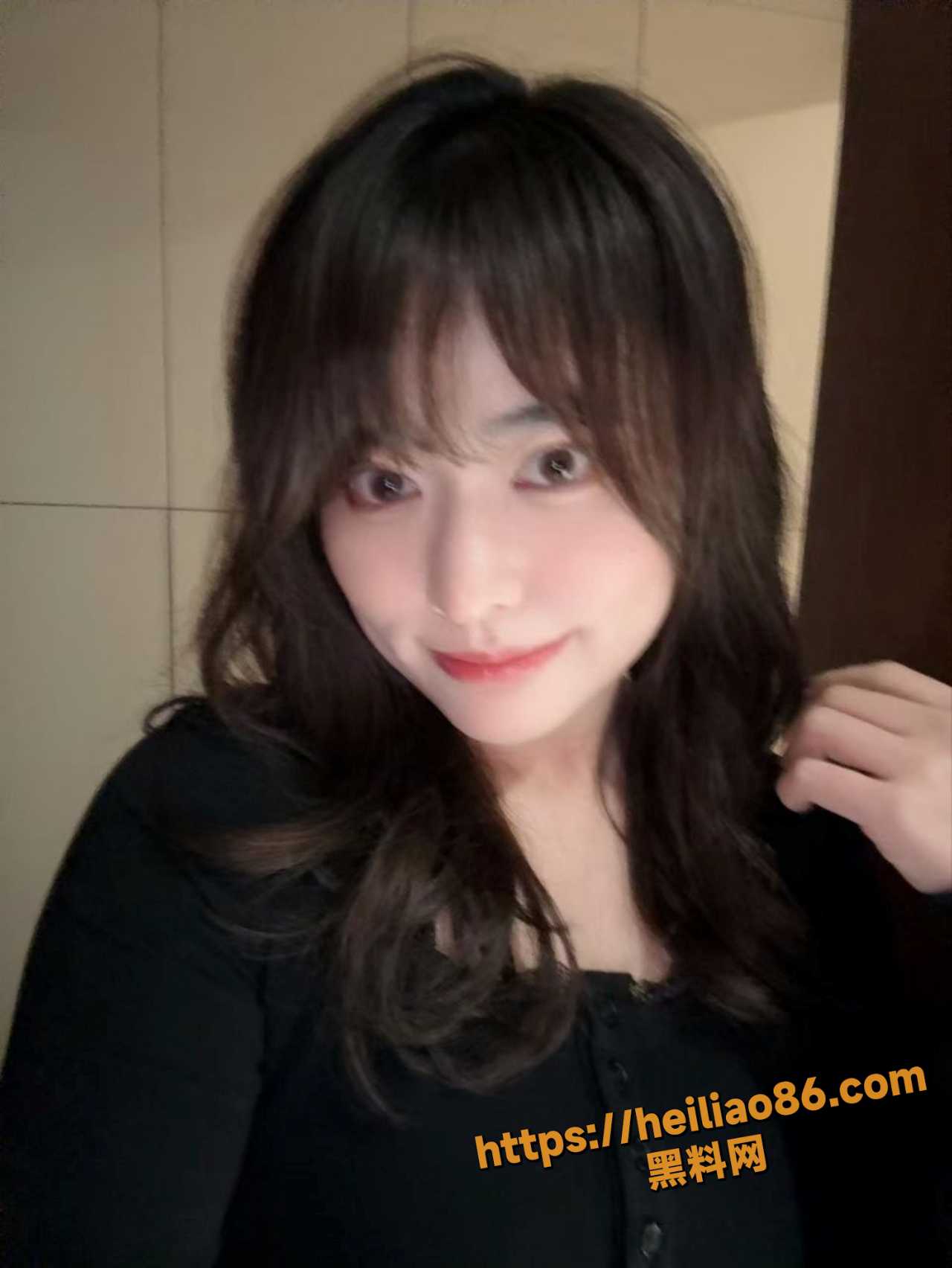 微信摇一摇 摇出来的00后妹妹 很喜欢被陌生人看着奸淫 配图