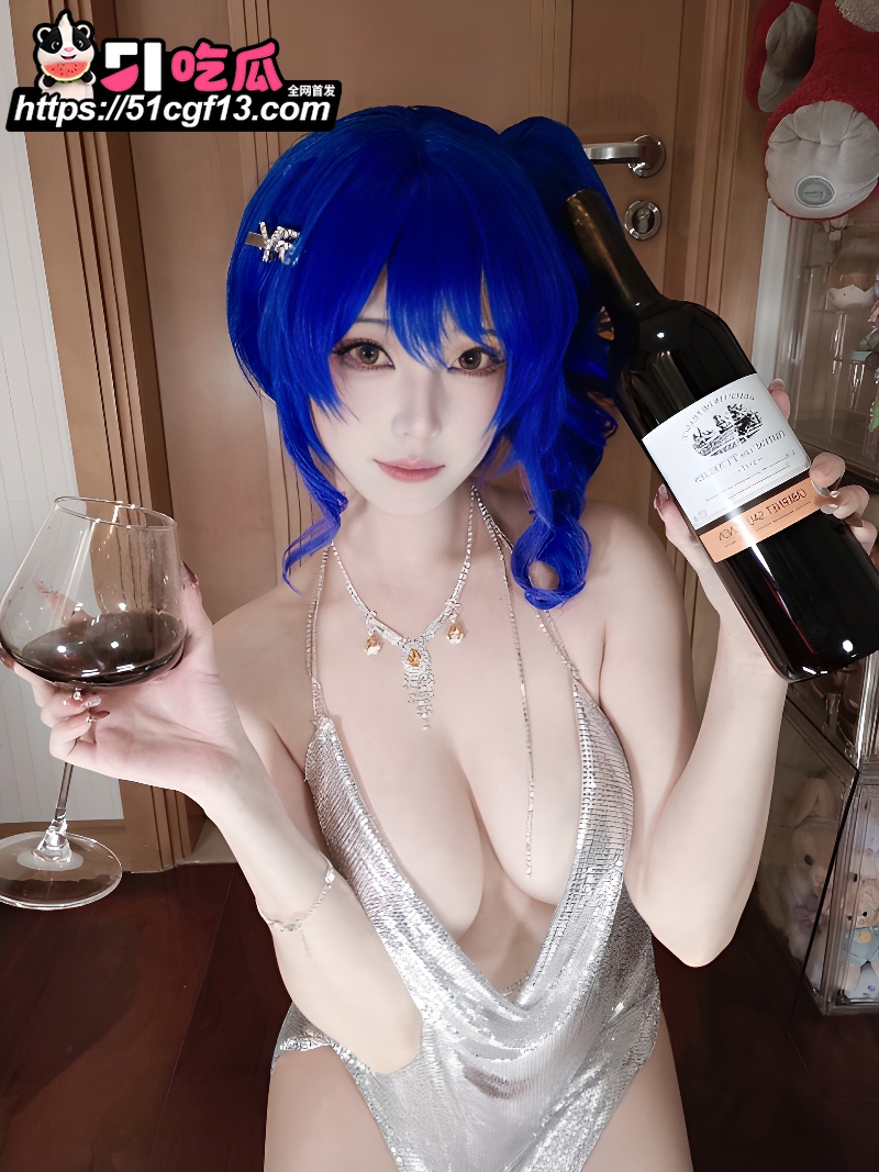 推特巨乳女神蜜汁猫裘 3