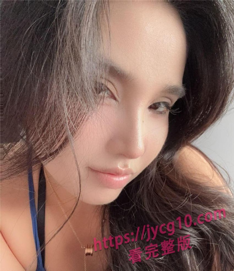 百万粉网红王晶私影流出!后花园全开释放情欲真面目! 配图3