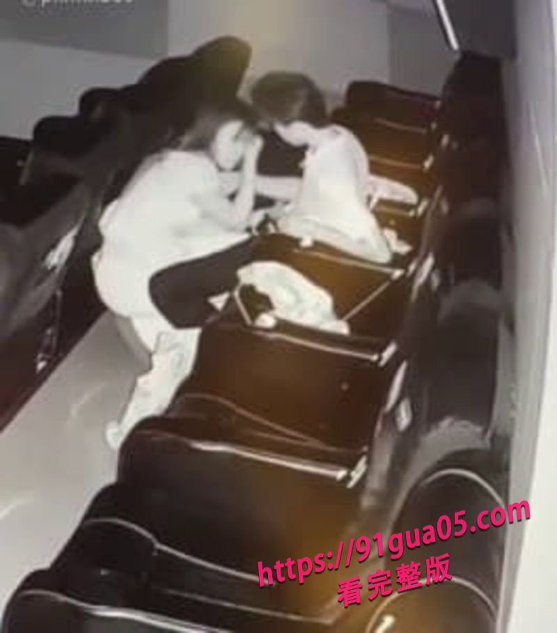 情侣电影院性爱02