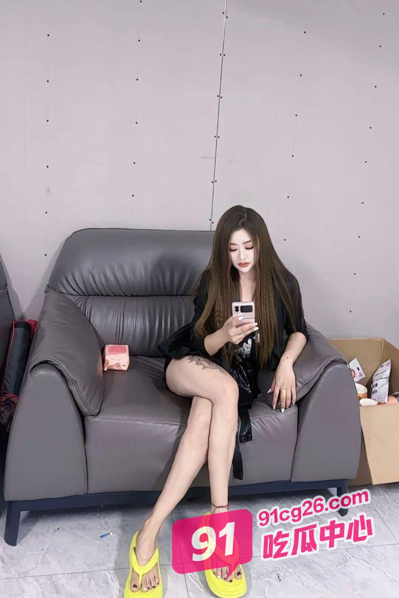 东北服装店老板娘刘姿 出轨被调教 享受被暴力凌辱的快感！ 配图2