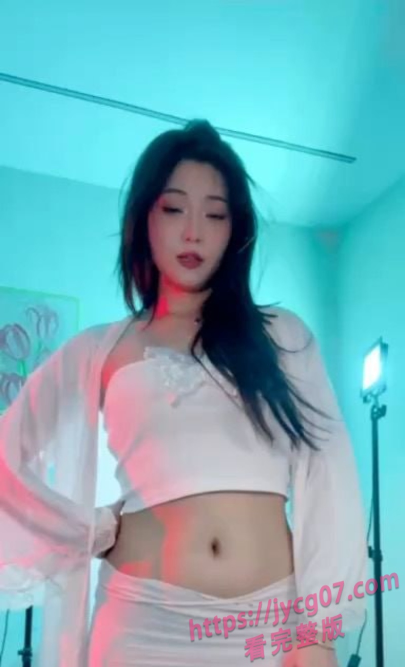 13分钟超撩合集疯传！抖音女神荔汁挑逗式热舞＋私密自拍流出 配图7