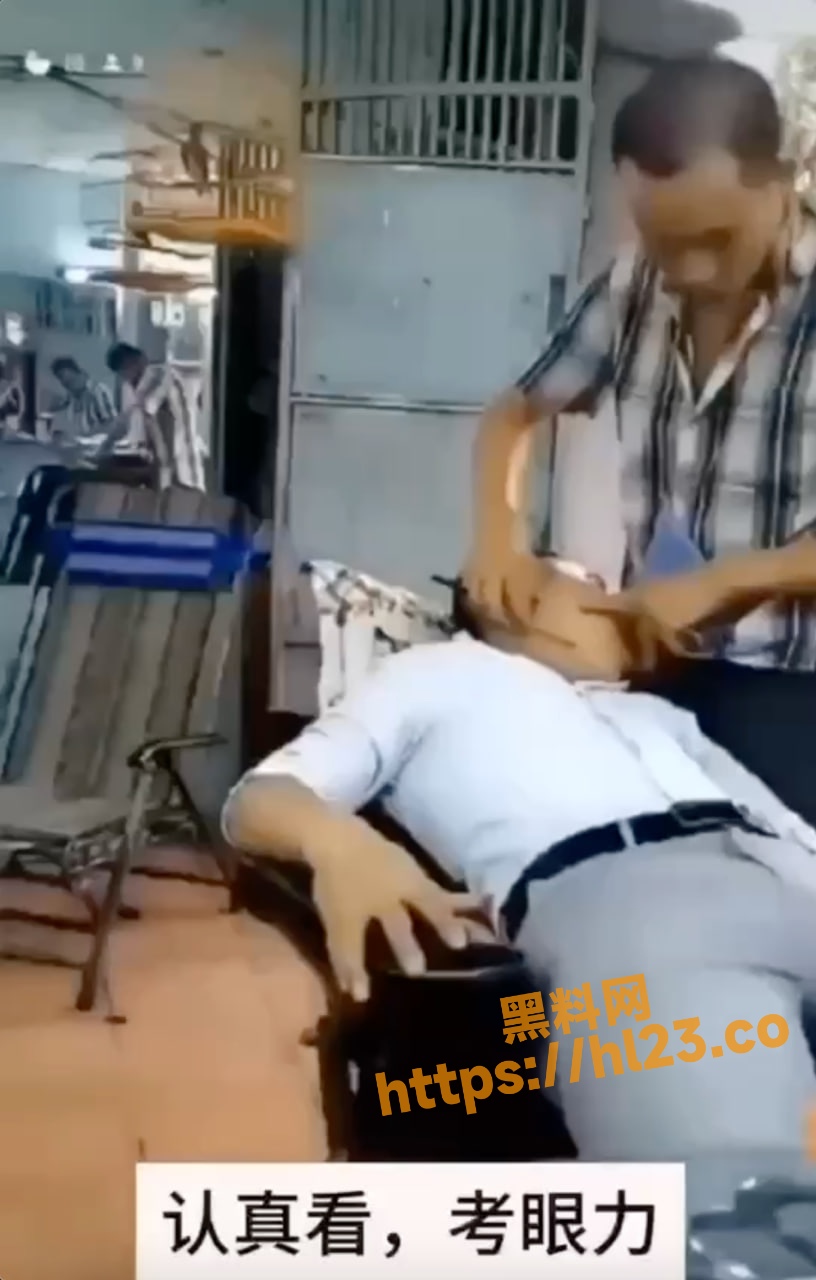 认真看认真学！等你以后当理发师的时候你会回来感谢小编的～理发都能享受口交！