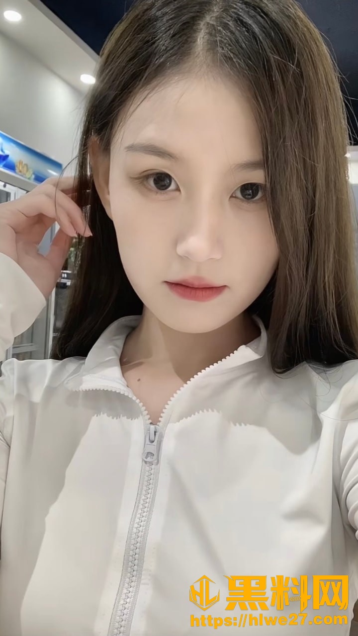 《我和老师的一次》性感英语老师车震内射 边打电话边被我干到高潮