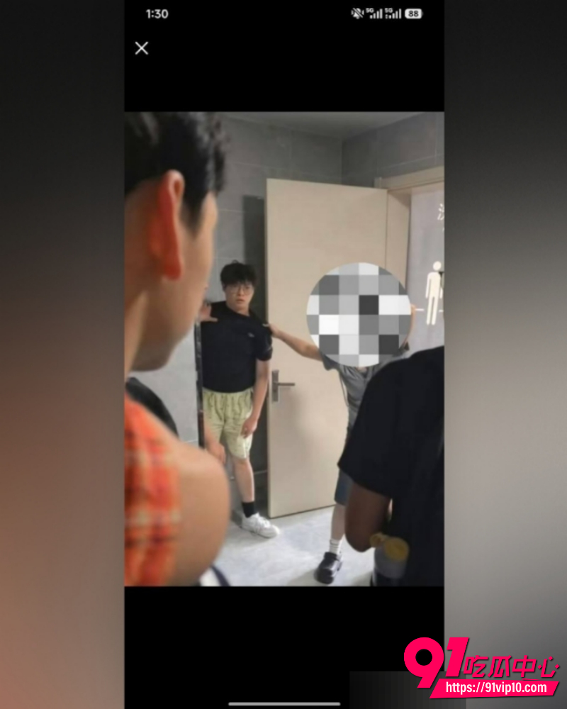 河北地质大学包宇航女厕偷拍被抓  13