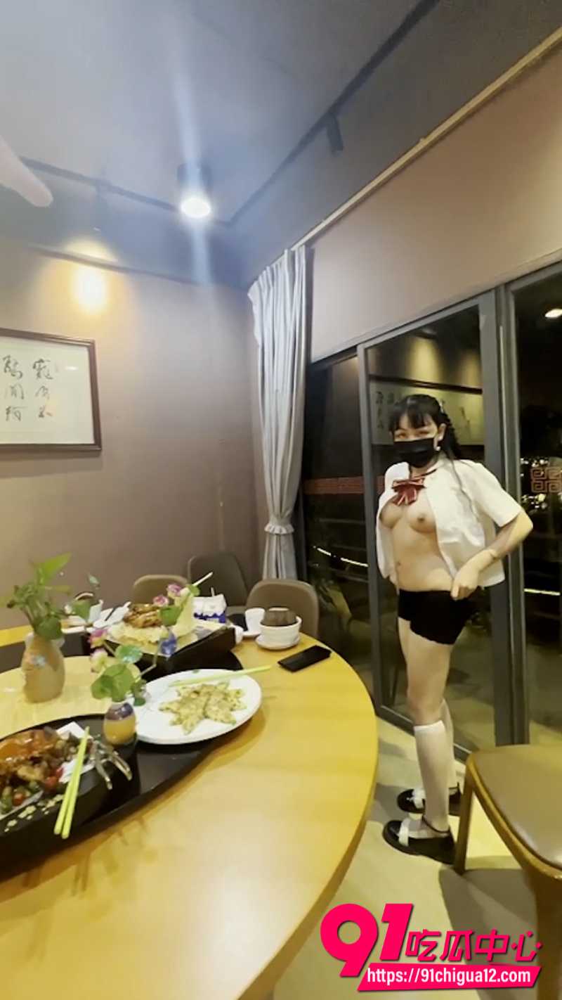 露出狂魔TonyJ和贝贝1