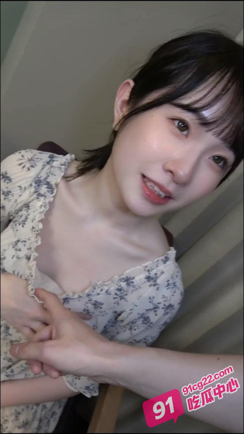 河南大学碎花裙女大学生 与学生会主席激情后入惨叫不断！ 配图