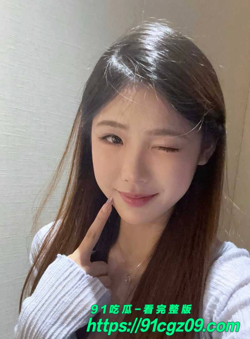 四川御姐邵怡芬口交车震调教视频流出 性感小嘴含着跳跳糖口交