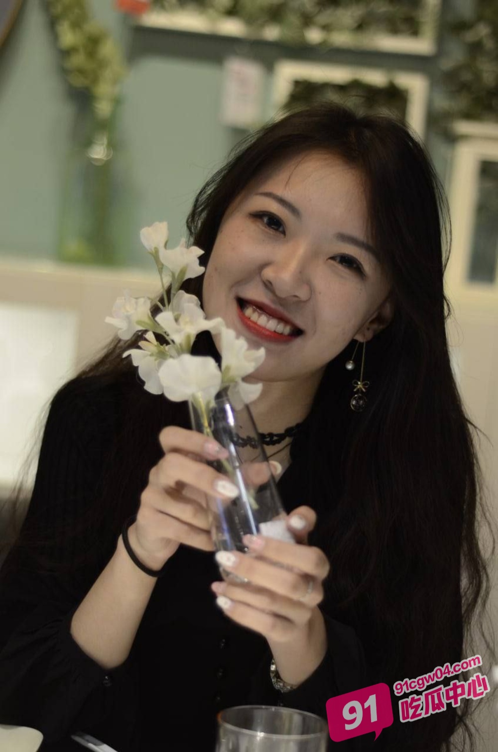 高颜值女神 秦敏华 沦为金主的专属母狗 舔脚深喉样样精通 爽的小母狗直呼受不了