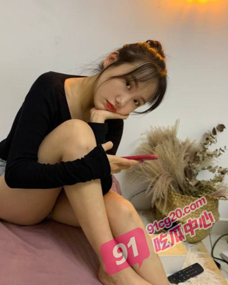 新婚少妇独守空房 老公头顶一片绿生活幸福又安谧！ 配图4