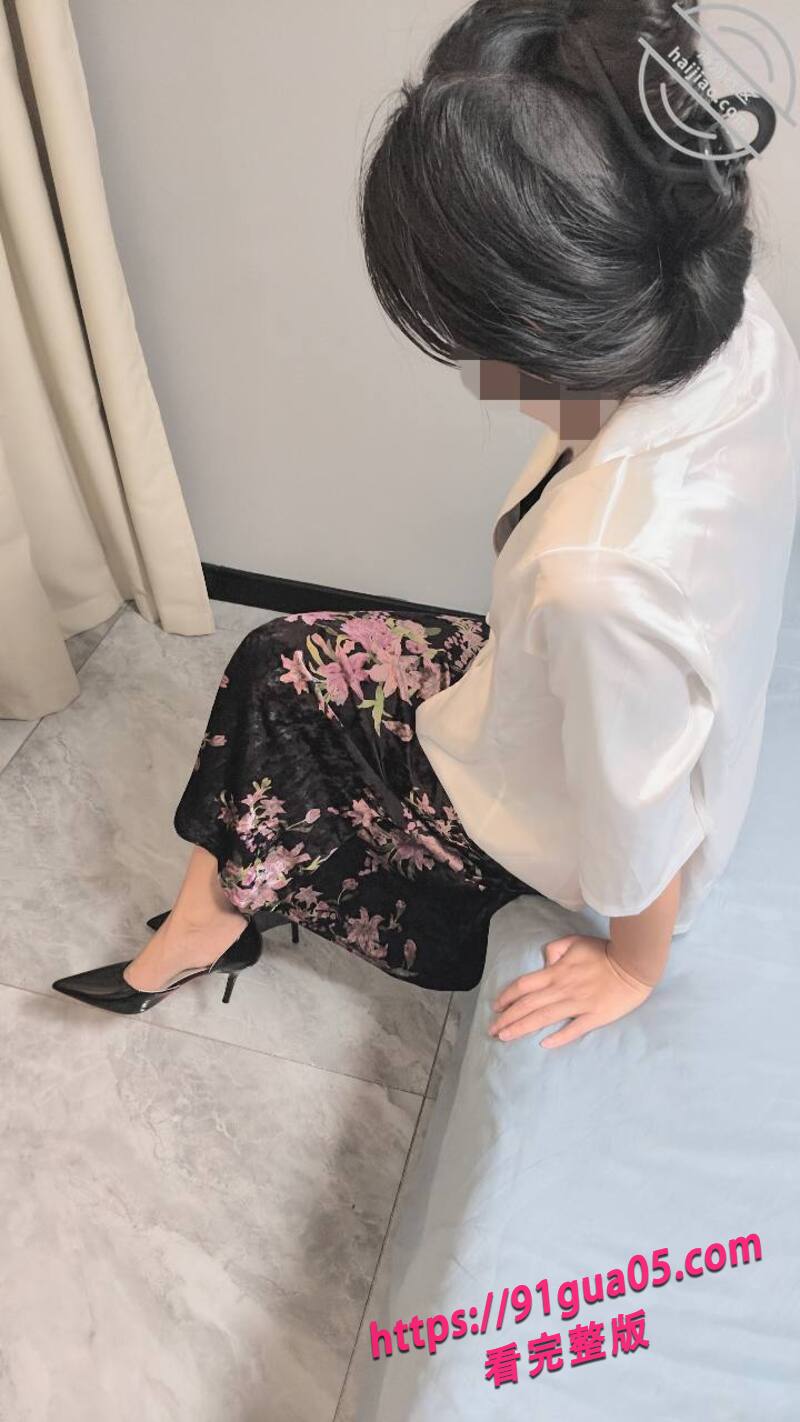 母子乱伦～欲火难耐的母亲诱惑儿子 翻云覆雨的缠绵