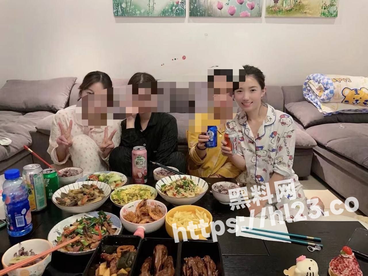 探探上约到一吉林长春的骚货母狗 刘哲 拥有着高质量的身材却作出如此淫荡之事！