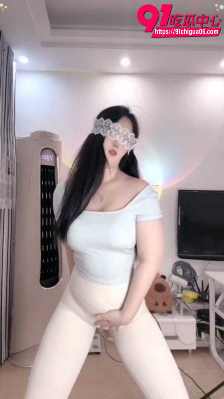 是喵喵吖肥臀漏鲍鱼大屁股摇2