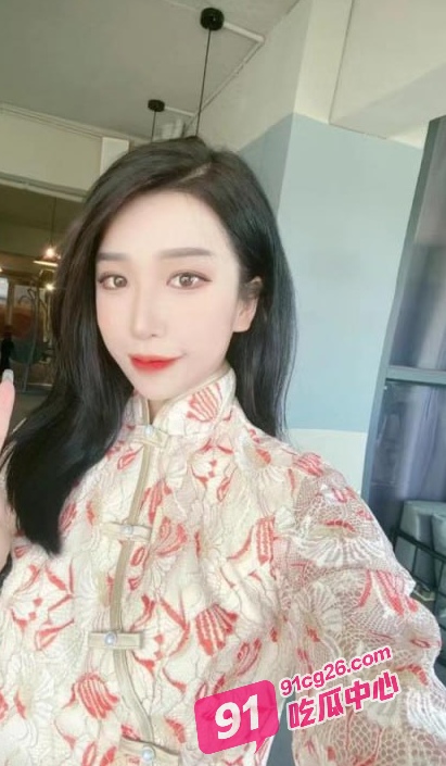 青梅再见竹马 气质伴娘黄梦琴酒后动情 竟扒开裤子这样玩！ 配图3